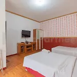 Seruni Guest House Near Alun Alun Lembang Mitra Reddoorz