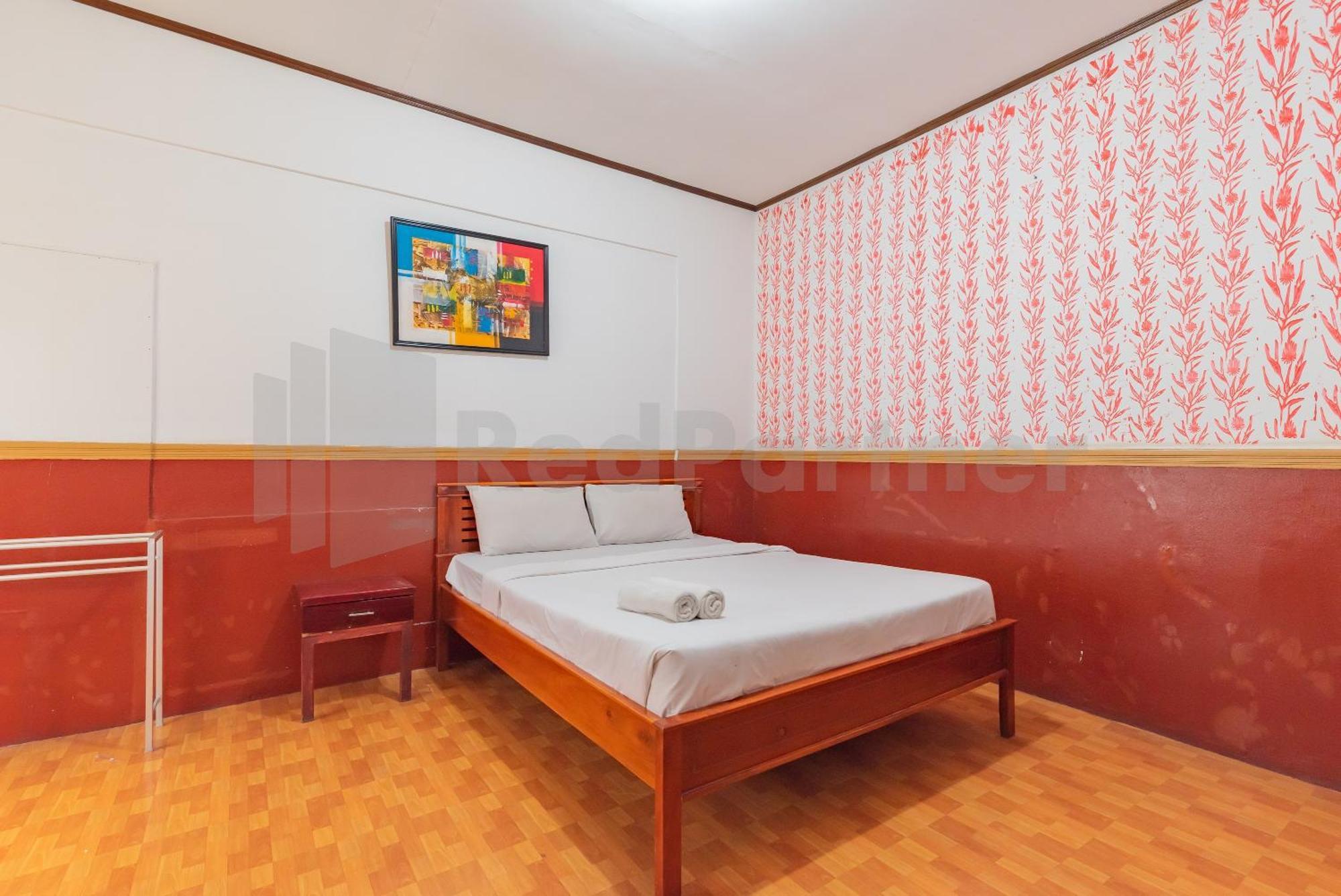 Seruni Near Alun Alun Mitra Reddoorz Hotel